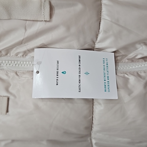 Torrid cropped hooded puffer jacket champagne pink color size 2x 18-20 - Picture 2 of 8